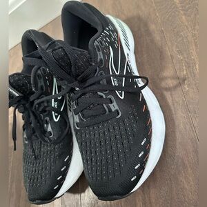 Brooks Running Sneakers with White Midsole and Orange Accents